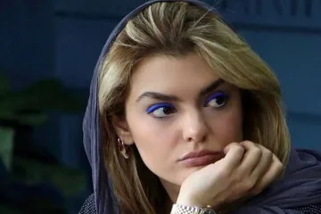 بیوگرافی دنیا مدنی