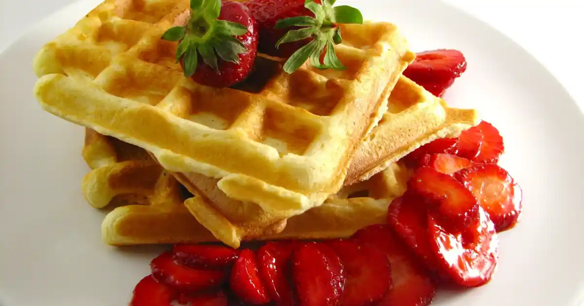 Waffles_with_Strawberries