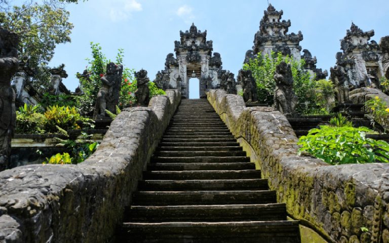 آشنایی با مکان‌های دیدنی بالی برای یک سفر دلچسب