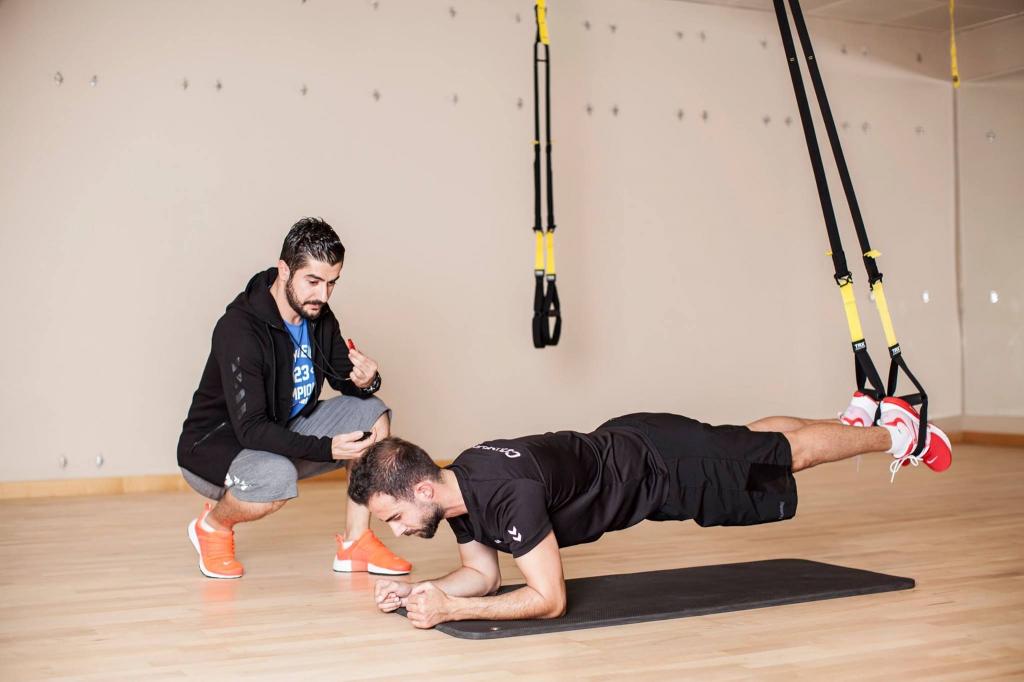 ورزش TRX چیست؟ راهنمای کامل و مزایای آن برای تناسب اندام