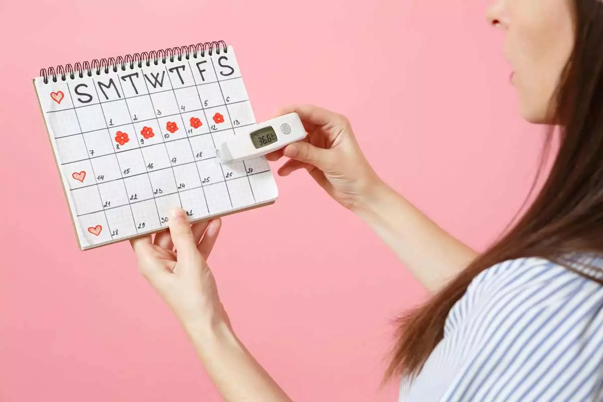 علتهای تاخیر در پریود: علائم، عوامل و درمانهای ممکن