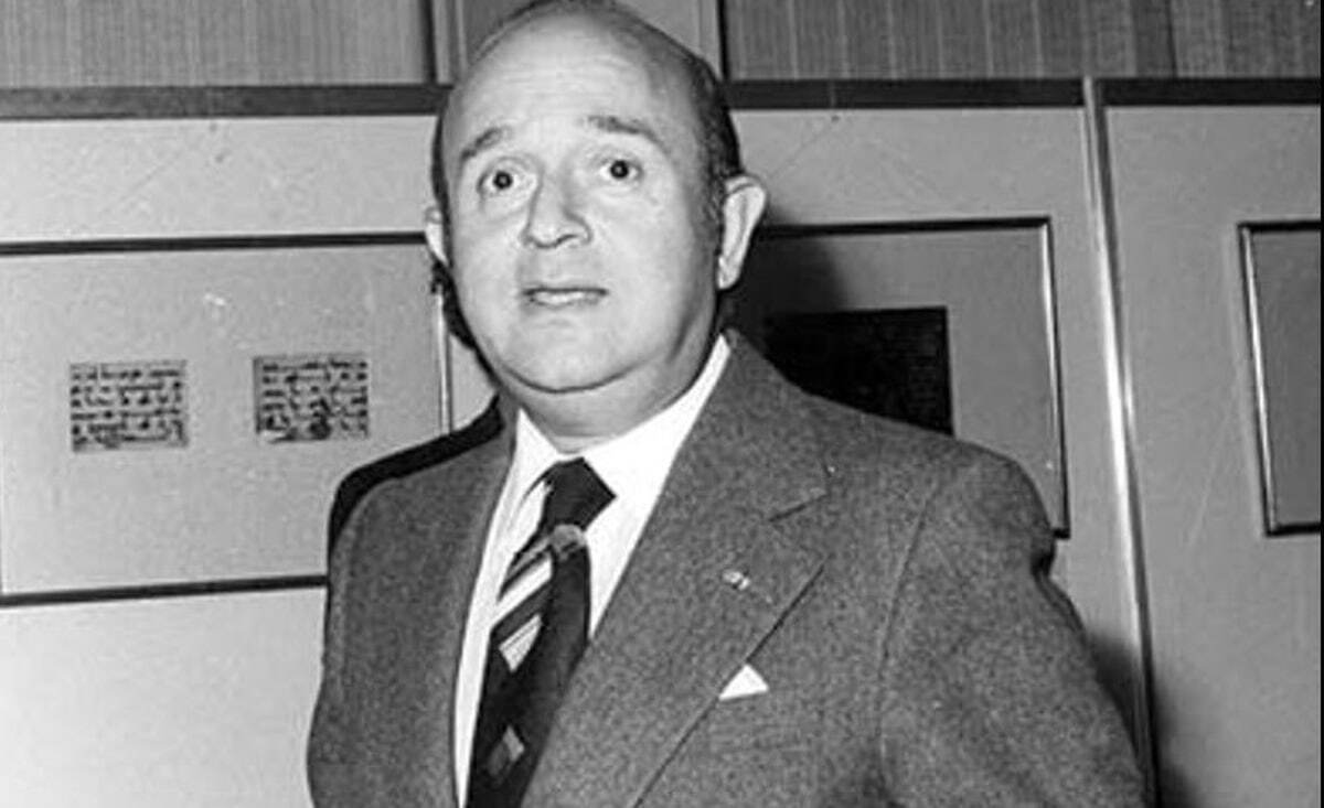 هوشنگ نهاوندی کیست؟